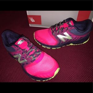 NWT NewBalance Kid 3.5 Navy NeonPink&Green Sneaker